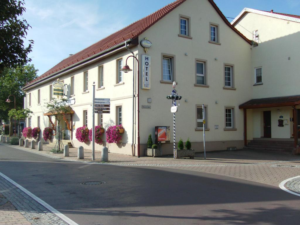 Garni Zum Adler Hotel Gensingen ภายนอก รูปภาพ